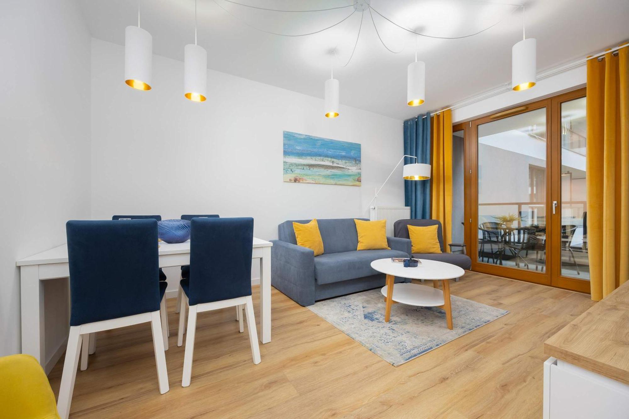 Lägenhet Air Conditioned In With Parking, Desk And Bathtub By Renters Warszawa